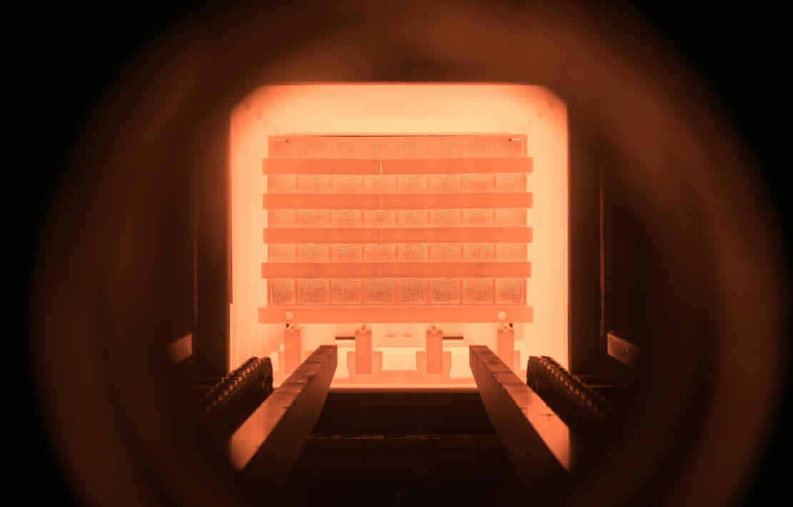 金属熱処理の炉