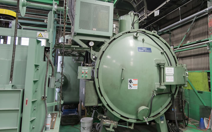 Vacuum thermal treatment (for dies and tools)